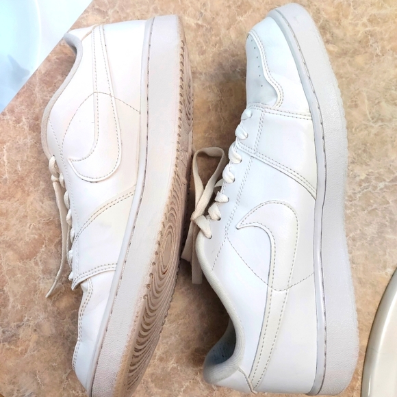 Nike Backboard Mens sneaker style#378336 120 white/white "vintage" 2010 - Picture 8 of 8